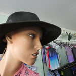 Broad Brim Hat : Adjustable